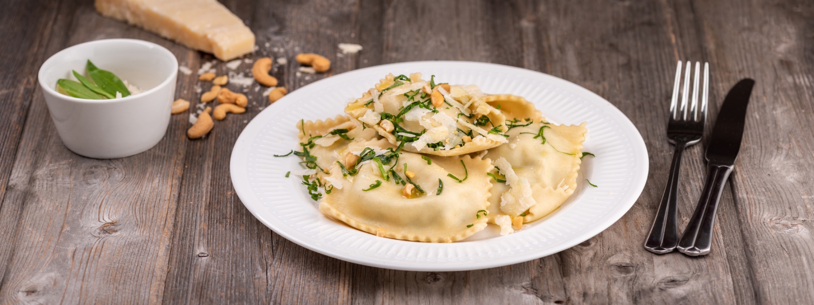 Ravioli s ricottou a medvedím cesnakom